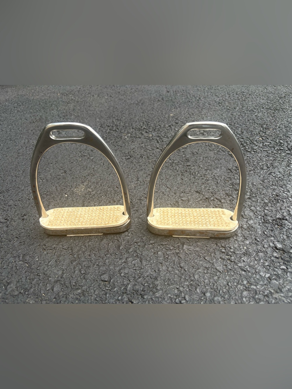 Stainless Steel English Stirrup Irons (Fillis Style) with Pads